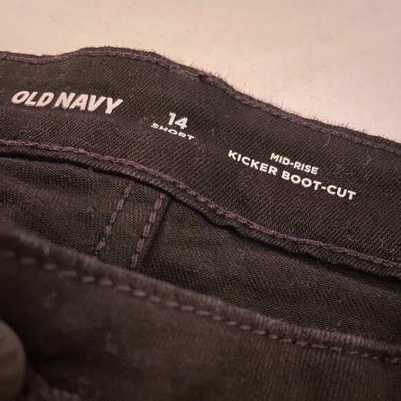 BNWT Old Navy 14 SHORT / Midrise Kicker Boot Cut Jean. Black women's Jeans - Picture 4 of 13